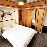 Warm And Comfortable Studio In Montmartre